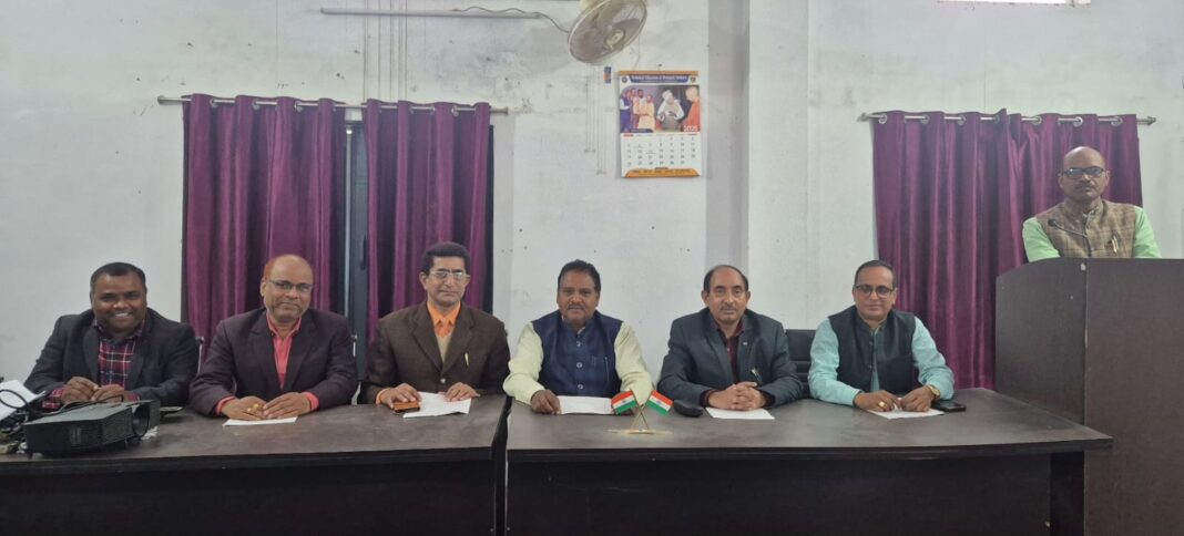 भंडारित अरहर के बीजों की नीम व तुलसी से कर सकते है सुरक्षा