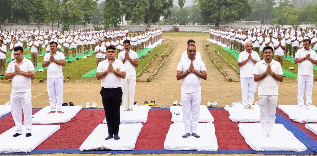 पुलिस लाइन में मनाया गय विश्व योग दिवस