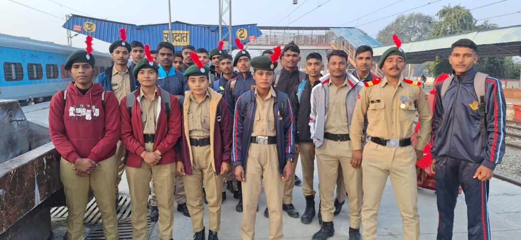 एनसीसी कैडेट फायरिंग रेंज का प्रशिक्षण लेने वाराणसी पहुंचे
