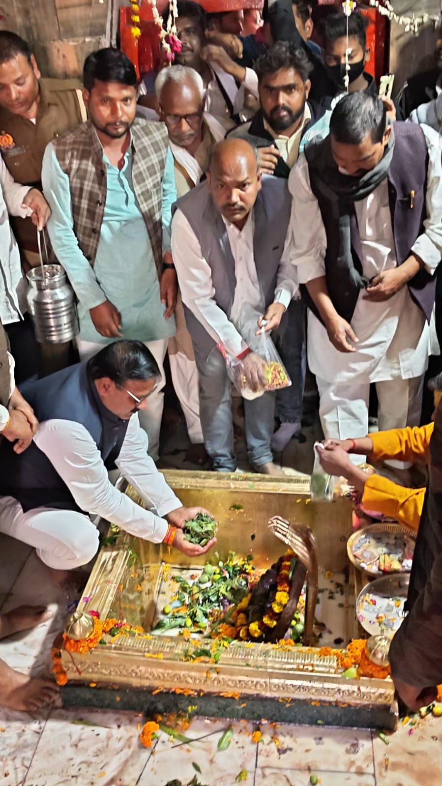 महाशिवरात्रिः शिवालयों में उमड़ा भोले भक्तों के रेला, गूंजा हर-हर महादेव