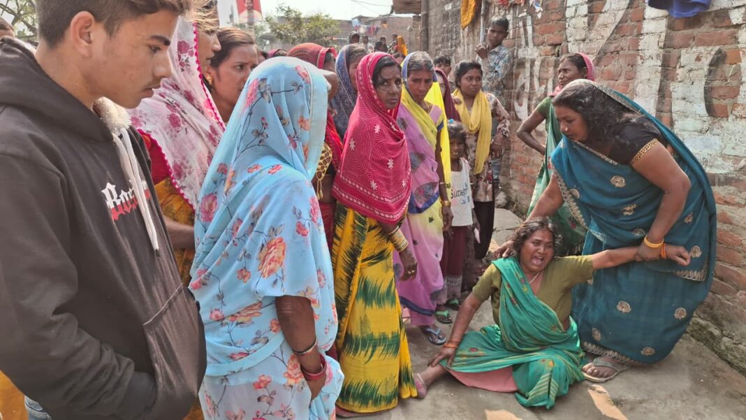 पोते ने धारदार हथियार से दादा की हत्या कर दी