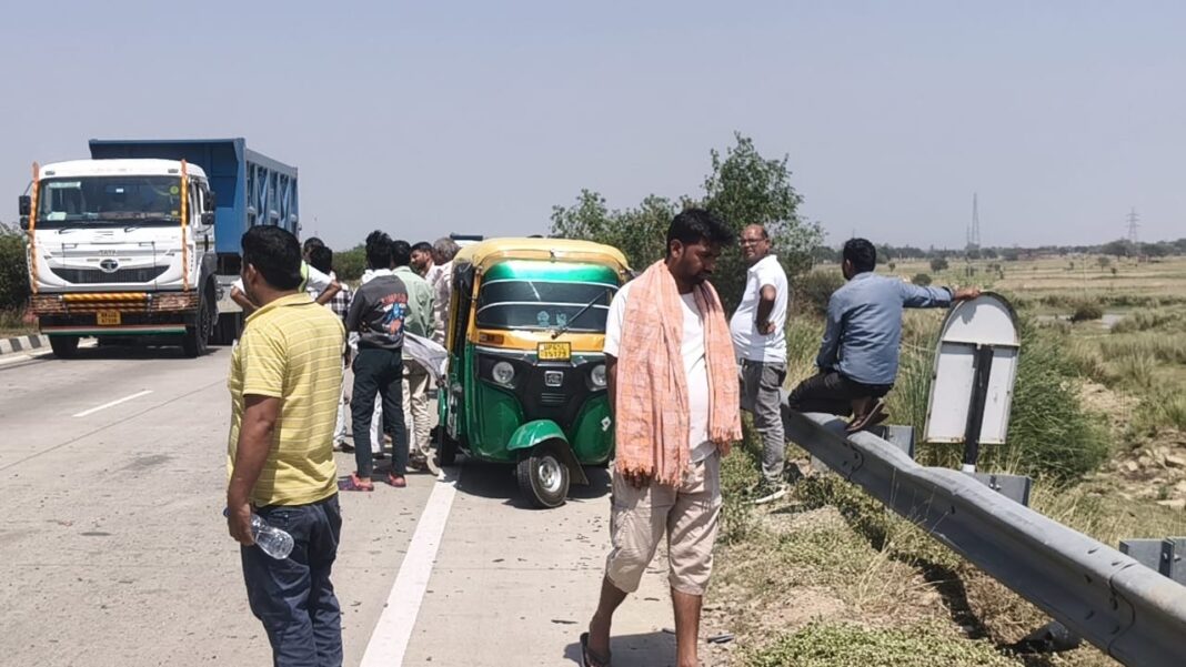 ट्रक के धक्के से बाइक सवार अधेड़ की मौत
