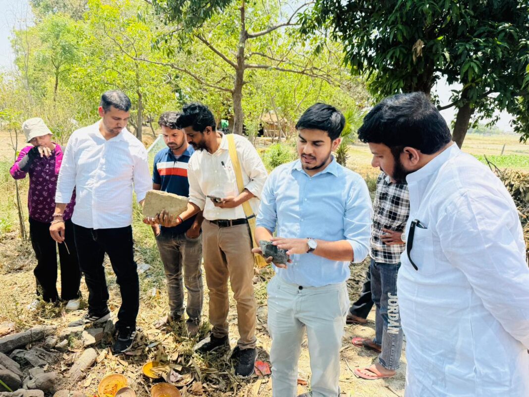 धांवा गांव के टीले पर मिले सैकड़ो साल पुराने अवशेष