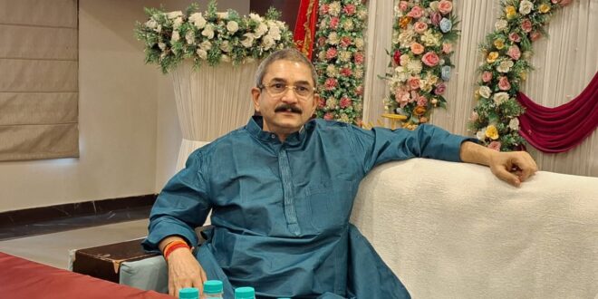 पूर्वमंत्री विजय मिश्र ने विधायक ओमप्रकाश की खोली कुंडली