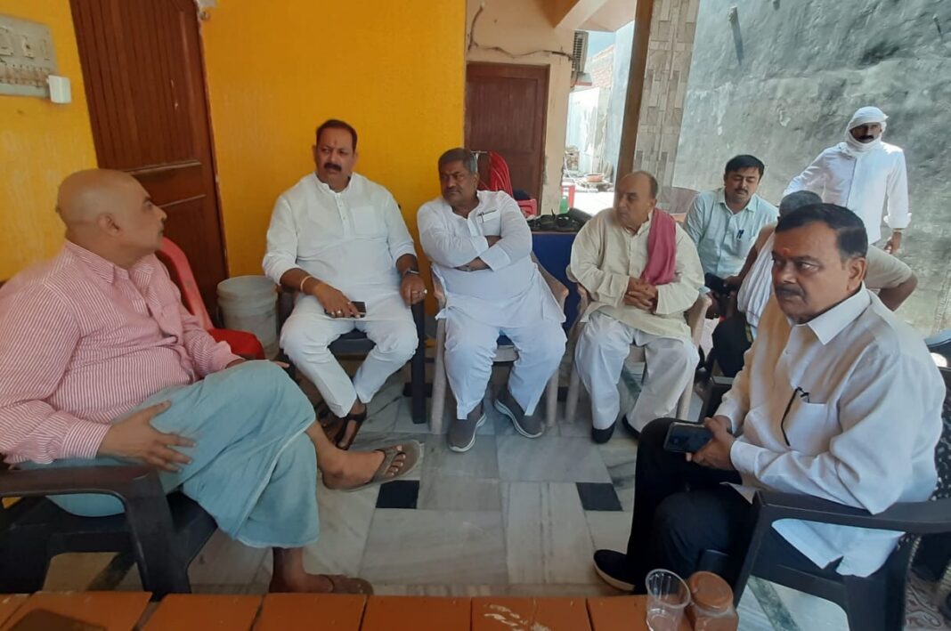 विनीत की पत्नी अदिति ने योगी से मांग किया कि अपराधियों का हो एनकाउंटर