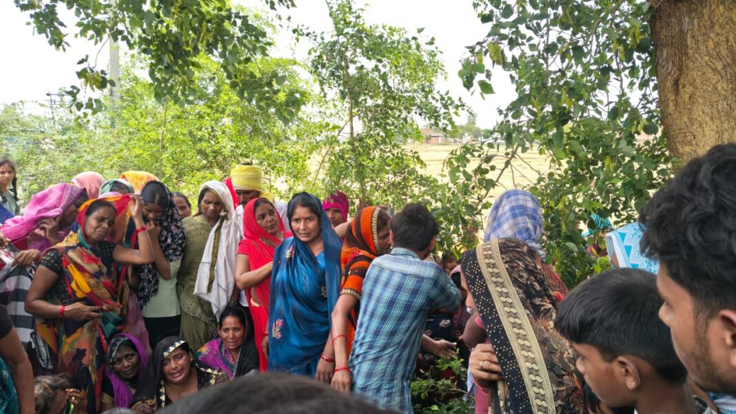 पोखरे में नहाते समय जुड़वा भाई डूब गये