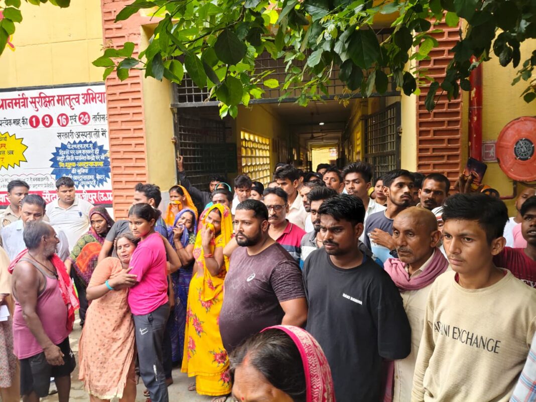 खंभे की छरकी में उतरा करंट, मां-बेटी की मौत