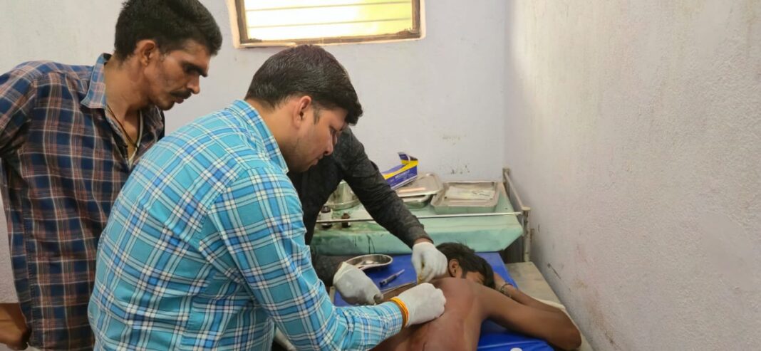हमलावरों ने दसवीं के छात्र को चाकू मारकर किया घायल
