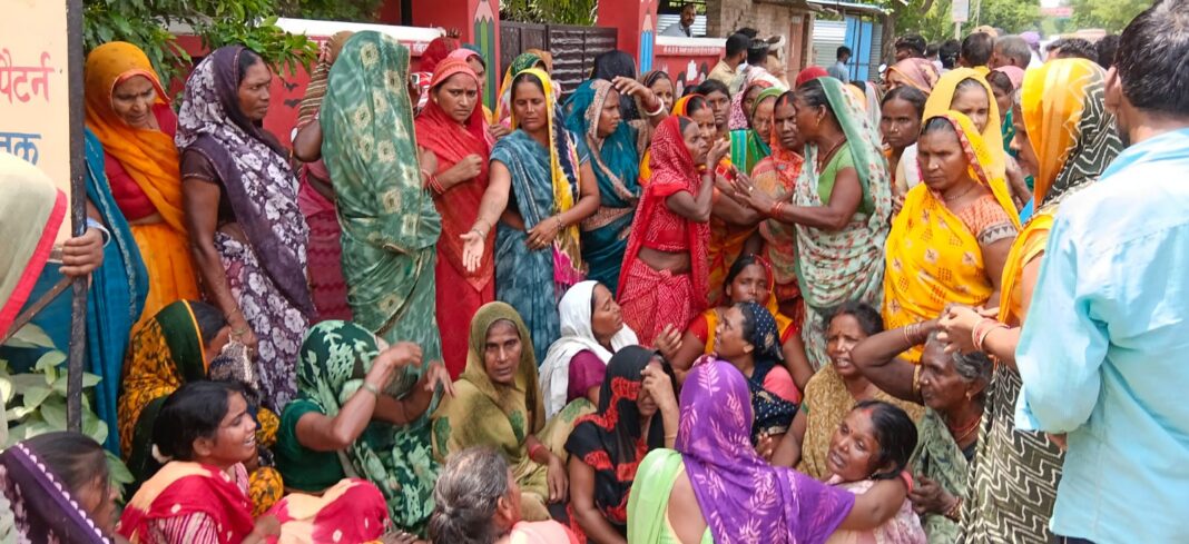 डंफर से कुचलकर बाइक सवार चिकित्सक की मौत